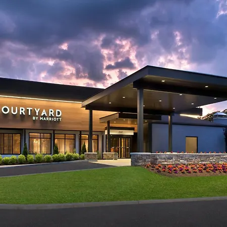 Courtyard By Marriott Poughkeepsie Hotel